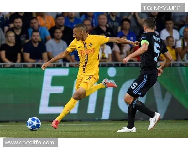 足球大逆袭无限金币版带你体验无尽激情与策略对决的巅峰之旅