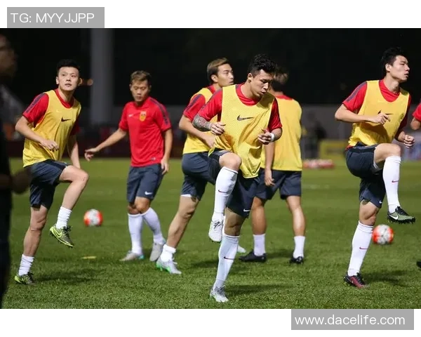 足球海外拉练提升球队实力与默契打造国际化训练新模式