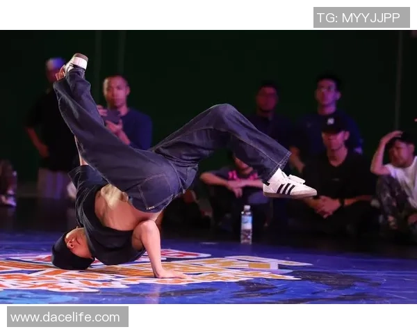 重庆街舞队荣登全国灵活性排行榜第五名展现出色舞技与团队默契